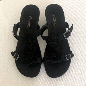 Vionic Sandals NEW Size 7 Black Suede